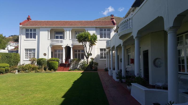 2 Bedroom Property for Sale in Green Point Western Cape